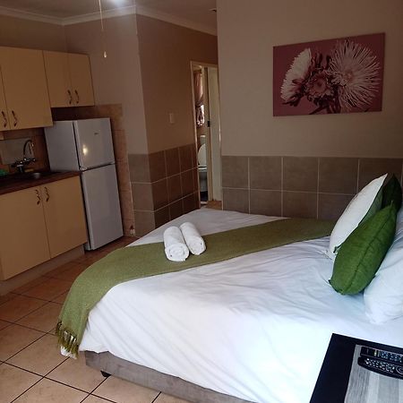 Accommodation@Park1285 Pretoria-Noord Eksteriør billede