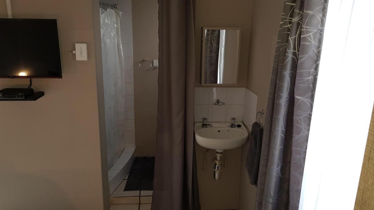 Accommodation@Park1285 Pretoria-Noord Eksteriør billede